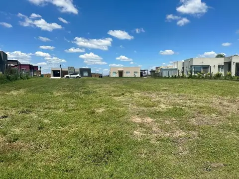 Terreno en Venta de 913,0 m2