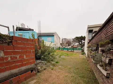 Casa 2 ambientes con 1 baño