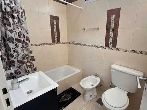 Casa 3 ambientes con 2 baños