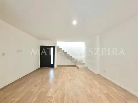 Depto Tipo Casa en Venta en Haedo, USD 189.000