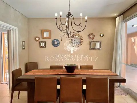 Casa 6 ambientes con 5 baños