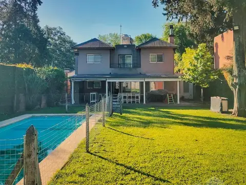 Casa 5 ambientes con 2 baños