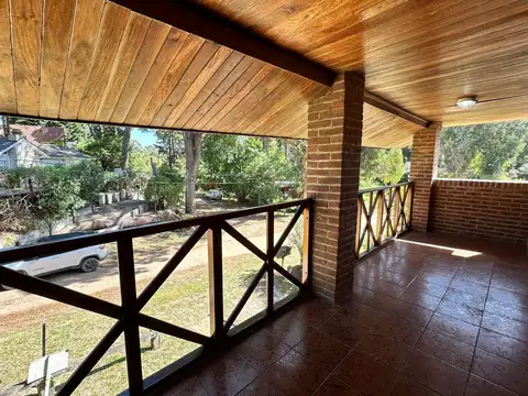 Casa 5 ambientes con 2 baños