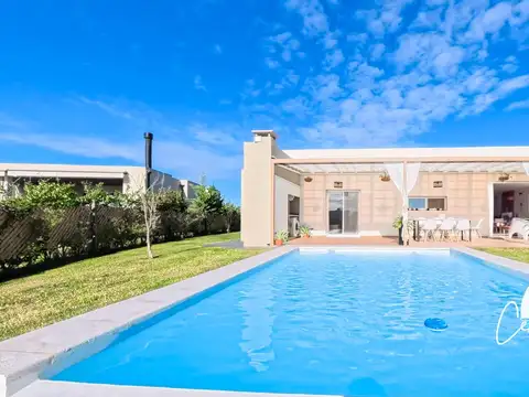 Casa 5 ambientes con 3 baños