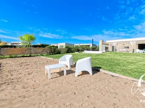 Casa en Venta con 5 cocheras