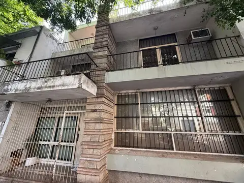 VENTA CASA BELGRANO 5 AMBIENTES A REFACIONAR