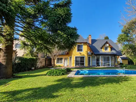 Casa Quinta de dos plantas en venta Del Viso, Pilar
