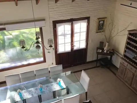 Casa 5 ambientes con 3 baños