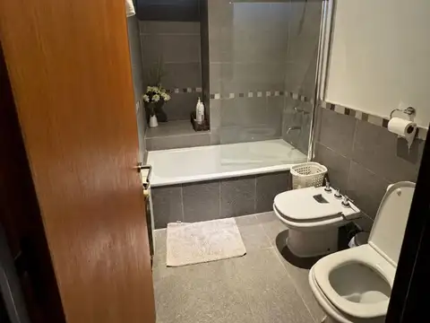 Casa 7 ambientes con 3 baños