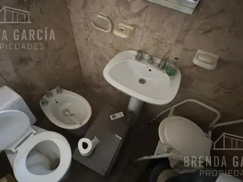 Casa 5 ambientes con 3 baños
