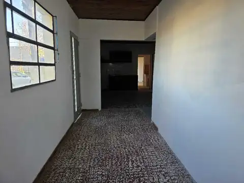 Casa 2 ambientes con 1 baño