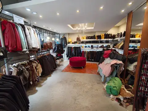 Local en Venta 40 años