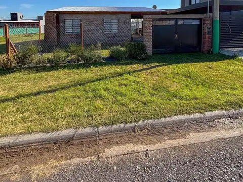 VENDE CASA 2 DORMITORIOS - LA TOSCANA - APTA CREDITO