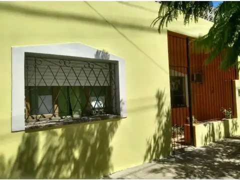 VENTA CASA 3 AMBIENTES EN MORON, APTO CREDITO