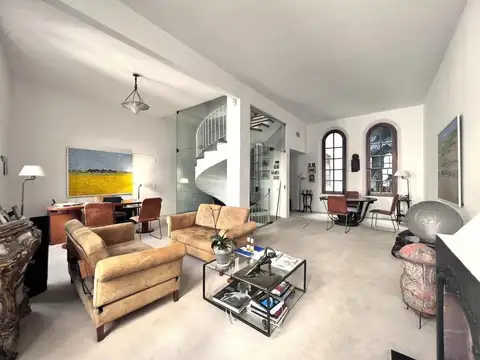 Casa 6 ambientes con 5 baños
