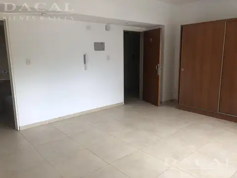 5 e/ 38 y 39 N al 300 Piso 1B