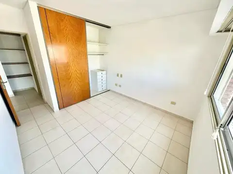 Departamento en Alquiler en Castelar Sur, $ 650.000