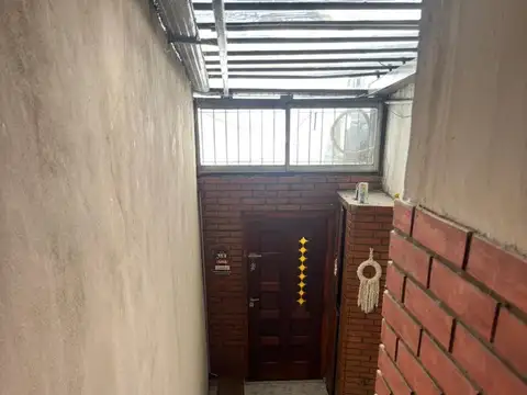 Depto Tipo Casa en Venta en Chacarita, USD 110.000