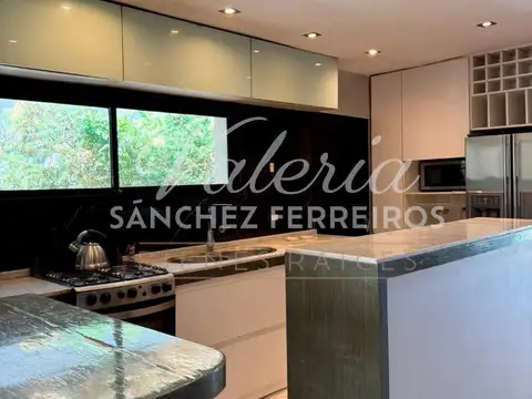 Casa 5 ambientes con 3 baños