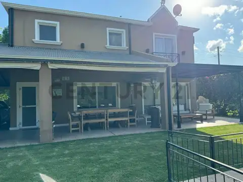 Casa 4 ambientes con 3 baños