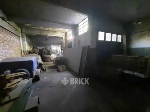 Galpon en Venta 49  mts Fondo