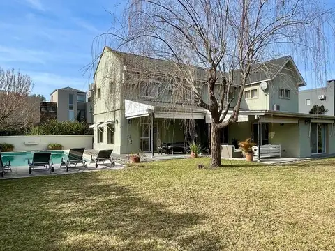 Casa  en Venta en Laguna del Sol, General Pacheco, Tigre