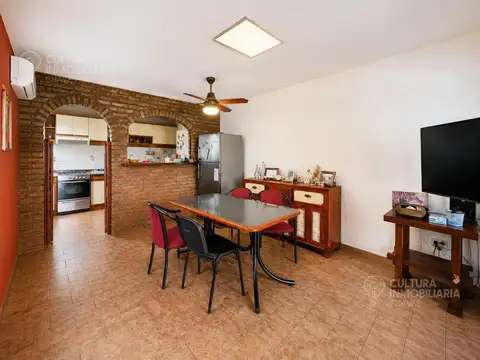 Casa en Venta con 3 cocheras
