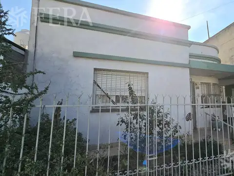 Venta casa 3 ambientes con cochera en Berazategui