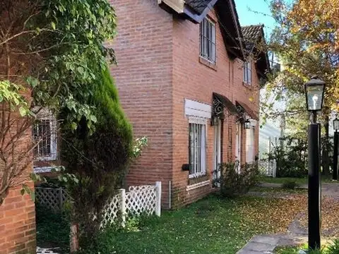 CASA EN VENTA DOS AMBIENTES, CONDOMINIO, APTO CREDITO!!!!