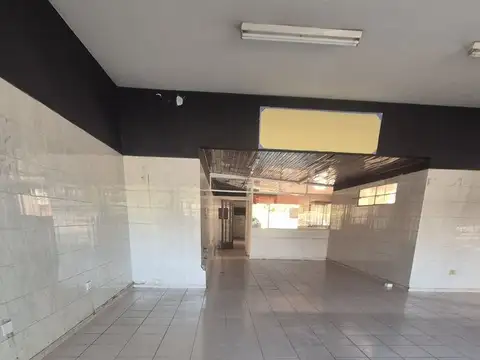 Avenida Mariano Moreno 100