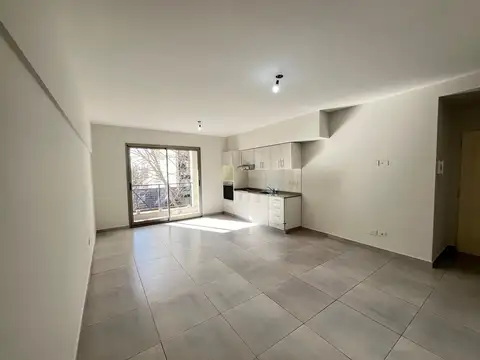 Departamento en Alquiler en Villa Ballester, $ 700.000