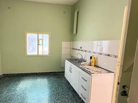 Oficina en Alquiler en Lomas Del Mirador, $ 500.000