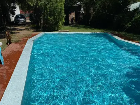 Venta Casa 6 amb. 1.500 M2 c/ escritura en Los Plátanos Berazategui