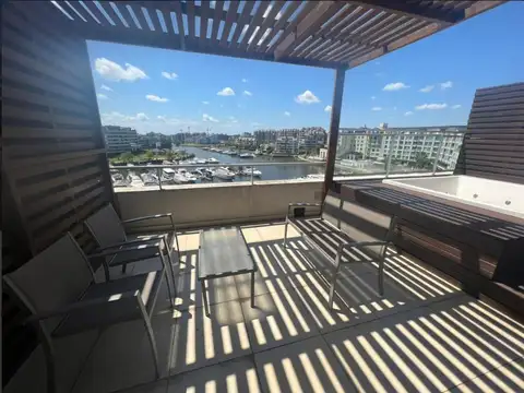 Monoambiente con hidro vista a la bahia.