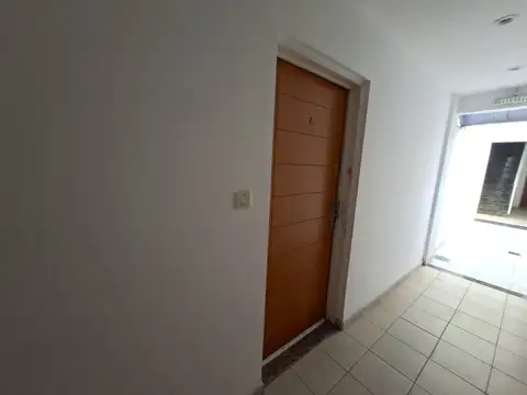 Depto Tipo Casa 2 ambientes con 1 baño