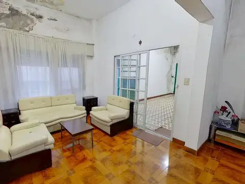 VENTA CASA 4 AMB + LOCAL + GARAGE en LANUS