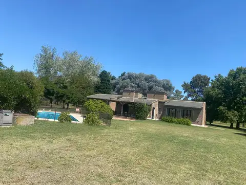 Campo en Venta 8 Ambientes en Exaltación de la Cruz