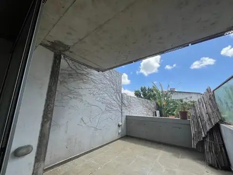 monoambiente con balcon aterrazado