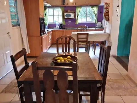Casa en Venta con 2 cocheras
