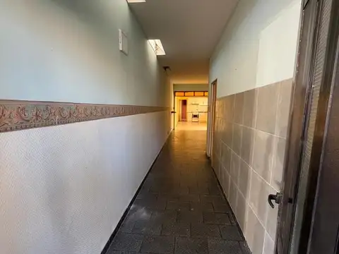Casa 6 ambientes con 1 baño