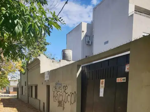 Casa en Venta en La Plata [Cod: 1164-8118]