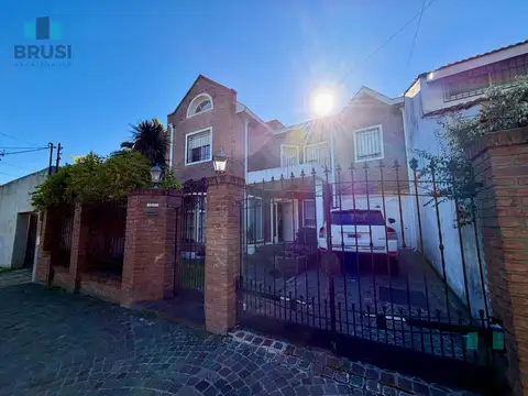 Casa en Venta con 1 cochera
