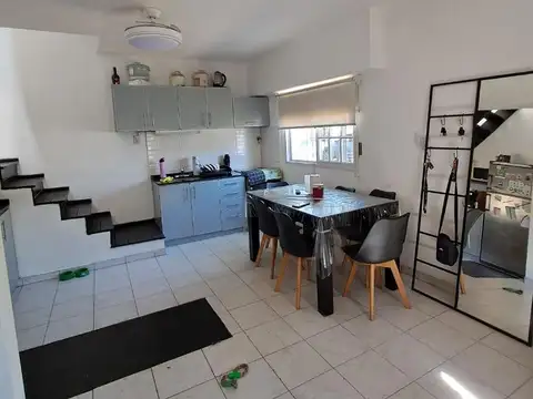 Depto Tipo Casa en Venta de 2 ambientes