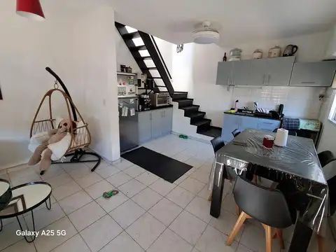 Depto Tipo Casa 2 ambientes con 1 baño