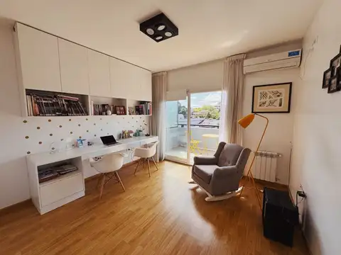 Casa 5 ambientes con 2 baños