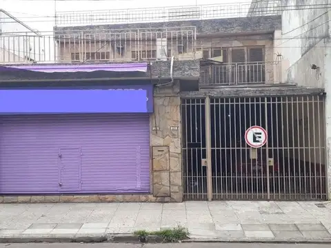 Casa 8 ambientes con 3 baños