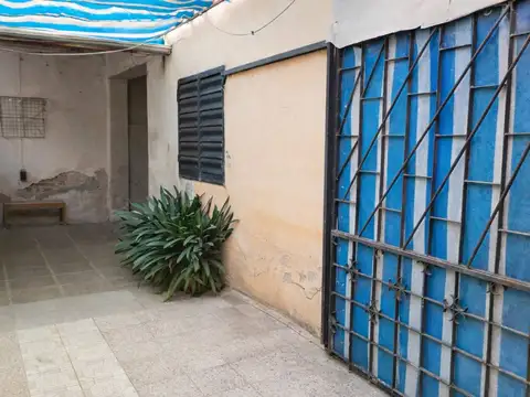 Casa 6 ambientes con 1 baño