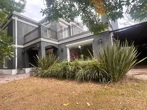 Casa en Alquiler de 4 dormitorios