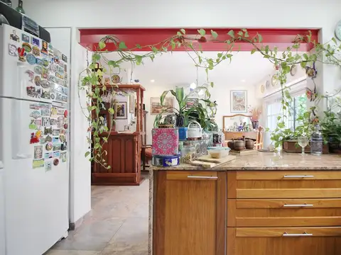 CASA 4 AMBIENTES EN VILLA SARMIENTO CON PILETA