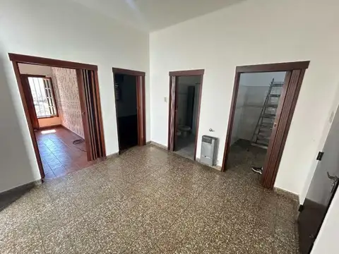 Casa en Alquiler en Quilmes Oeste, $ 700.000